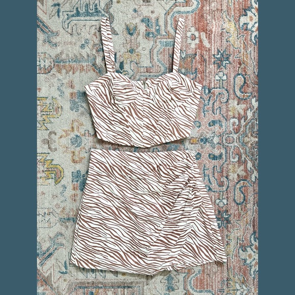 Zara Dresses & Skirts - Zara Cream & Rose Printed Bustier Skort Set